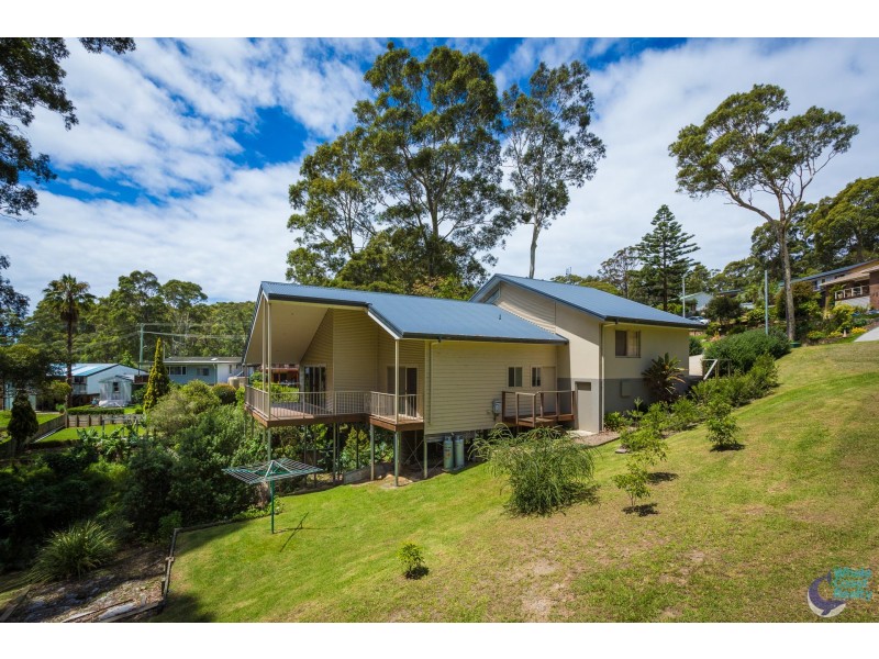 16 Cole Crescent, Narooma NSW 2546