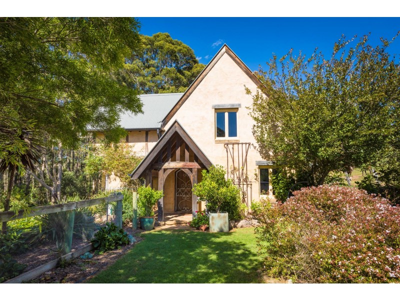 20 Treetops Street, Narooma NSW 2546