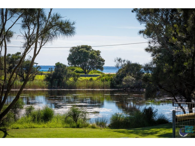 7 Lakeside Drive, Kianga NSW 2546