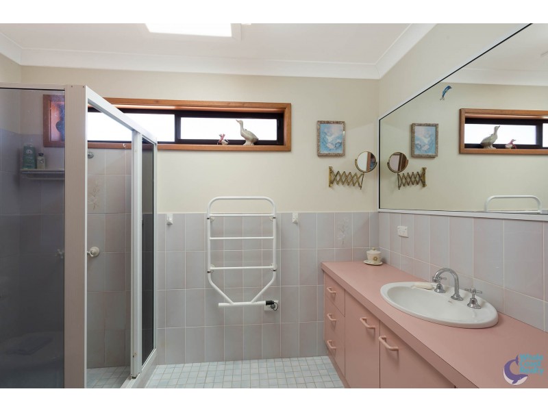 7 Lakeside Drive, Kianga NSW 2546