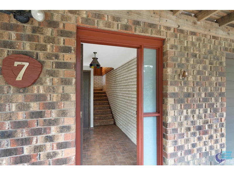 7 Barker Parade, Narooma NSW 2546