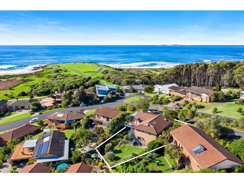 11 Warbler Crescent, North Narooma NSW 2546