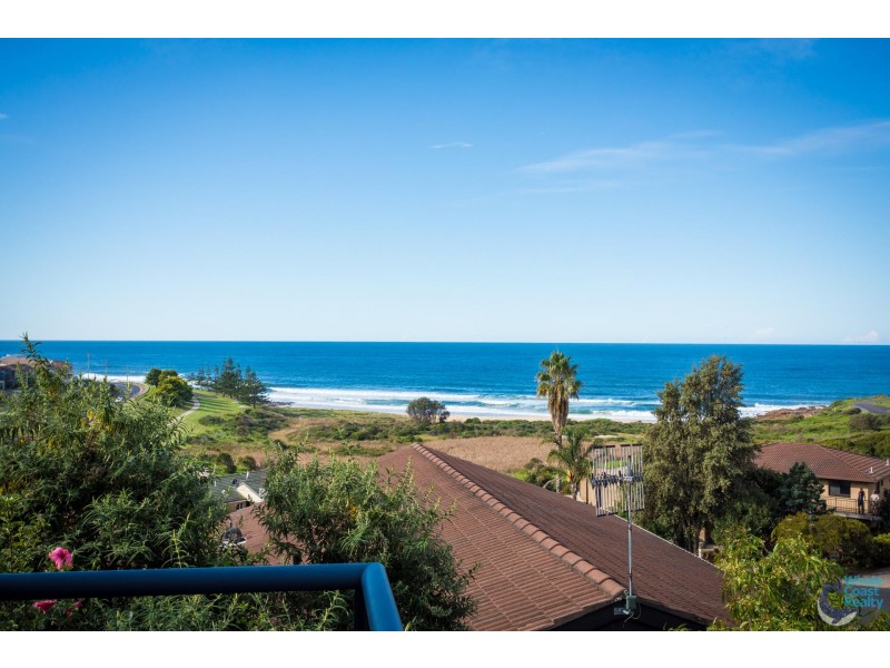 11 Warbler Crescent, North Narooma NSW 2546