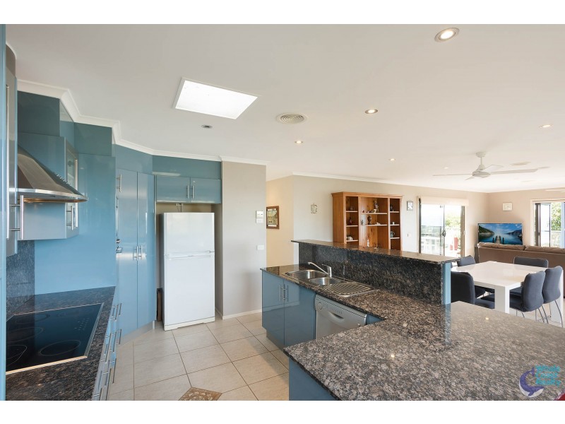 11 Warbler Crescent, North Narooma NSW 2546
