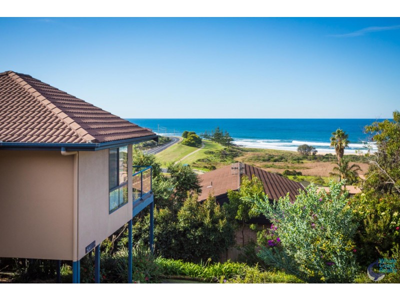 11 Warbler Crescent, North Narooma NSW 2546