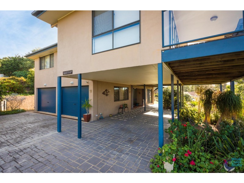 11 Warbler Crescent, North Narooma NSW 2546