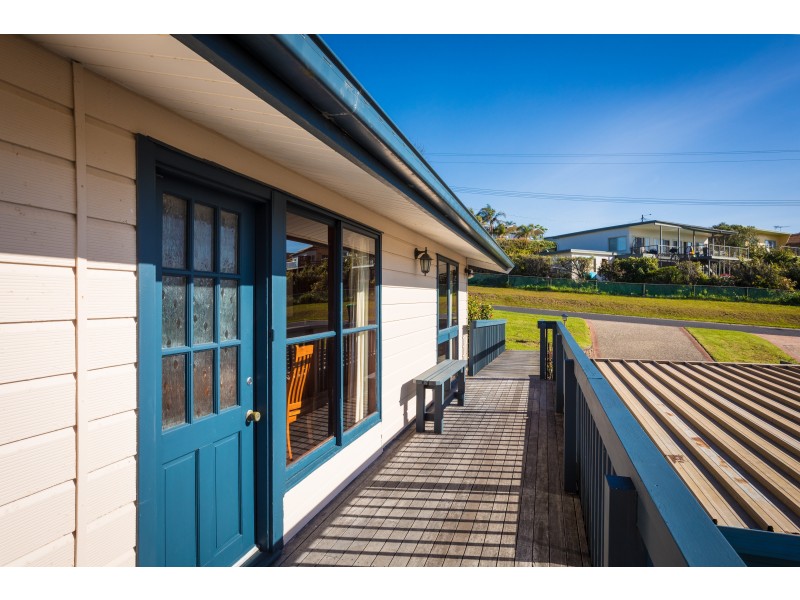 6 Haddrill Parade, Dalmeny NSW 2546