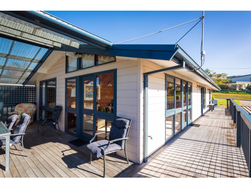 6 Haddrill Parade, Dalmeny NSW 2546