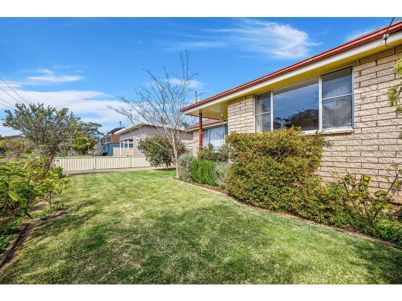 17 Hyland Avenue, Narooma NSW 2546