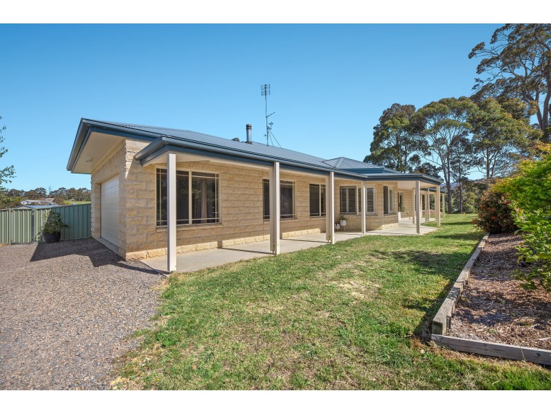 16 Albert Park Lane, Narooma NSW 2546
