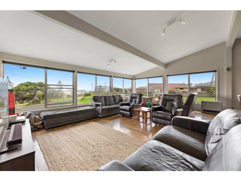 1-3 Jocelyn Street, Dalmeny NSW 2546