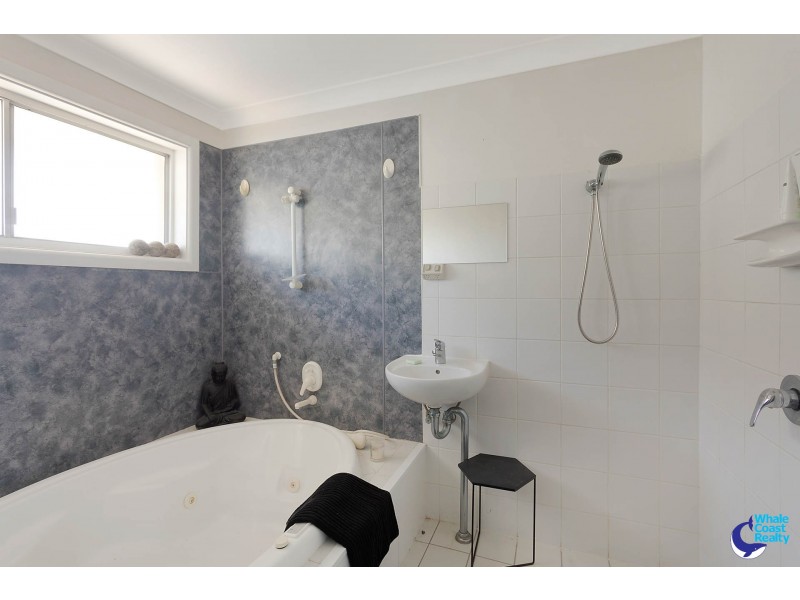 8 Bluewater Drive, Narooma NSW 2546