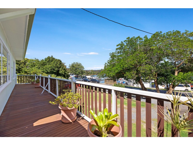 35 Riverside Drive, Narooma NSW 2546