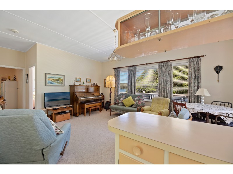 35 Riverside Drive, Narooma NSW 2546