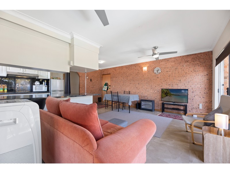 8/12 Ballingalla Street, Narooma NSW 2546