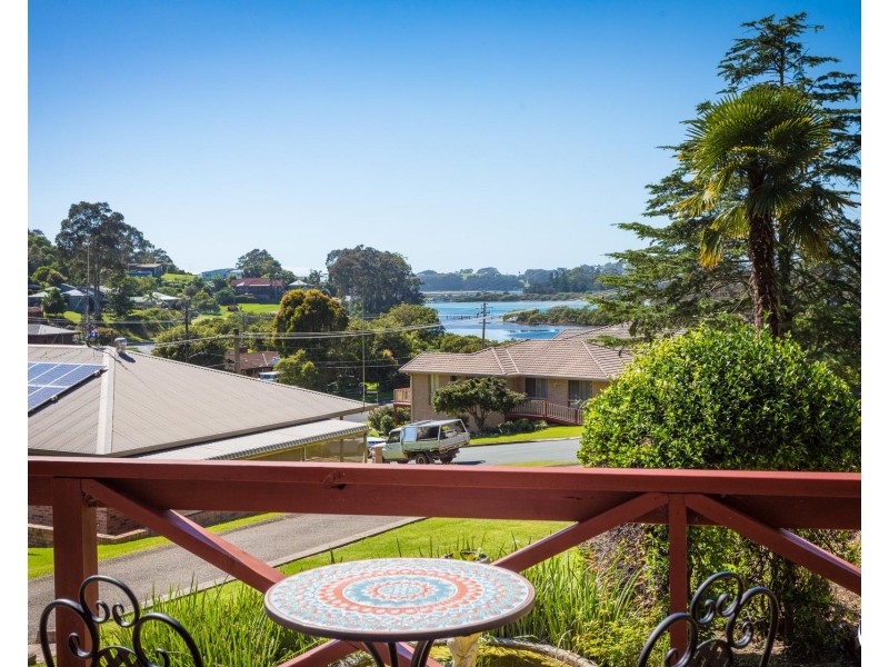 3 Inlet Place, North Narooma NSW 2546