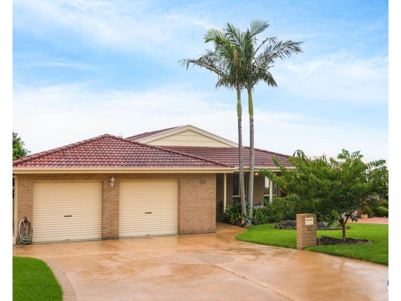 23 Dawn Parade, Kianga NSW 2546