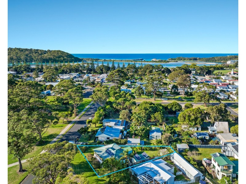 9 Field Street, Narooma NSW 2546