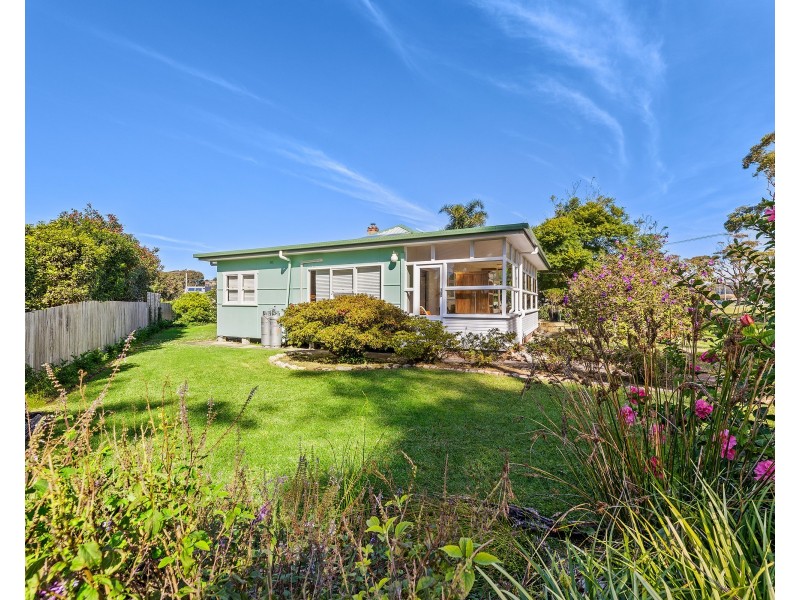 9 Field Street, Narooma NSW 2546
