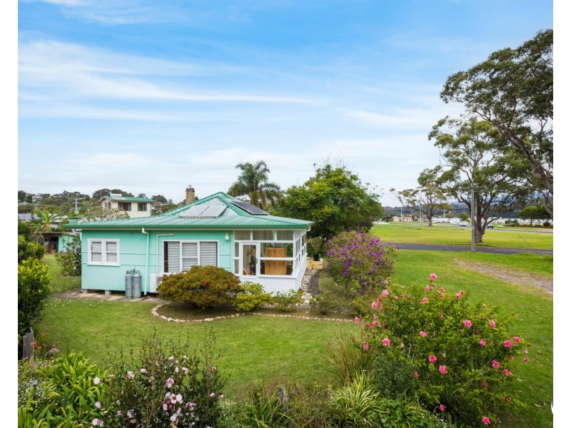 9 Field Street, Narooma NSW 2546