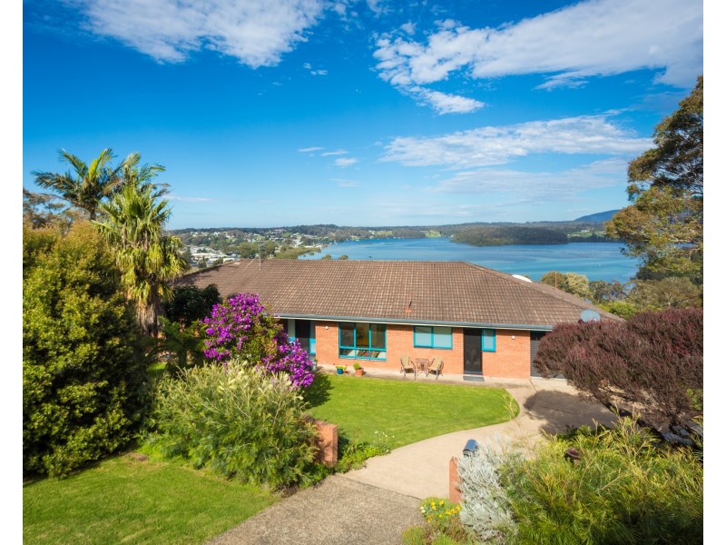 25 Hillcrest Avenue, North Narooma NSW 2546