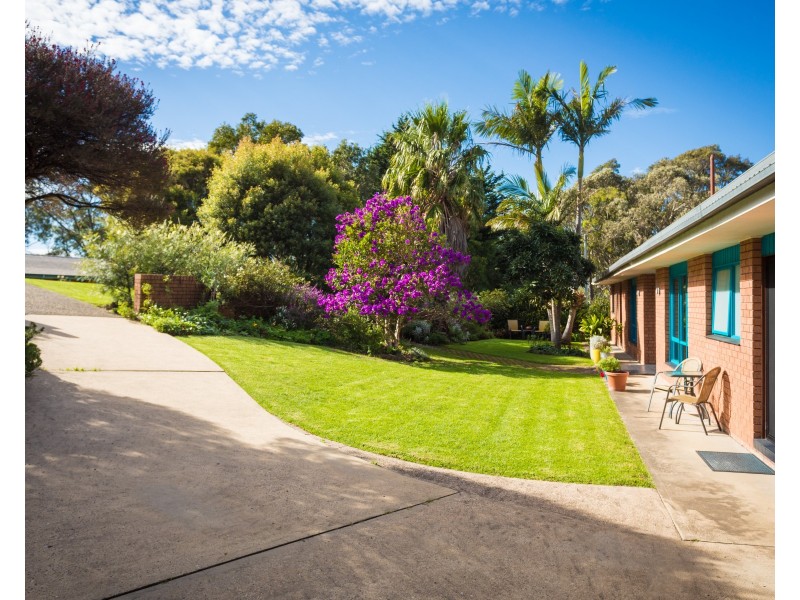 25 Hillcrest Avenue, North Narooma NSW 2546