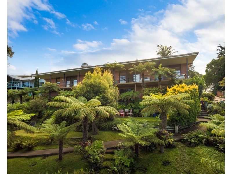 25 Hillcrest Avenue, North Narooma NSW 2546