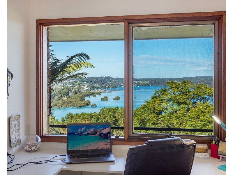 25 Hillcrest Avenue, North Narooma NSW 2546