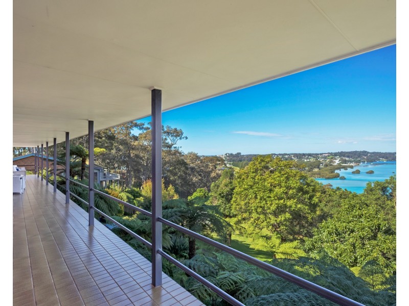 25 Hillcrest Avenue, North Narooma NSW 2546