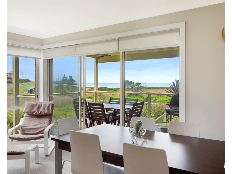 2/4 Warbler Crescent, North Narooma NSW 2546