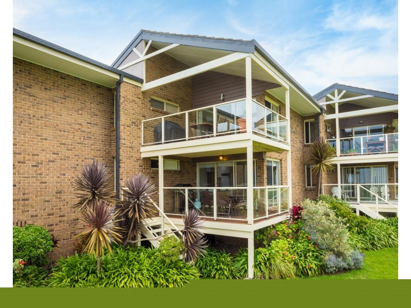 2/4 Warbler Crescent, North Narooma NSW 2546