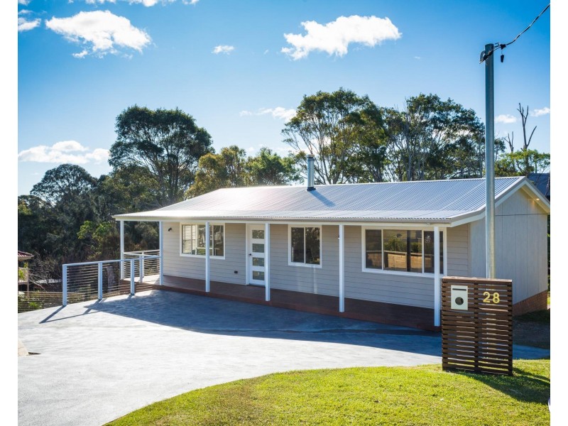 28 Thomson Parade, Dalmeny NSW 2546
