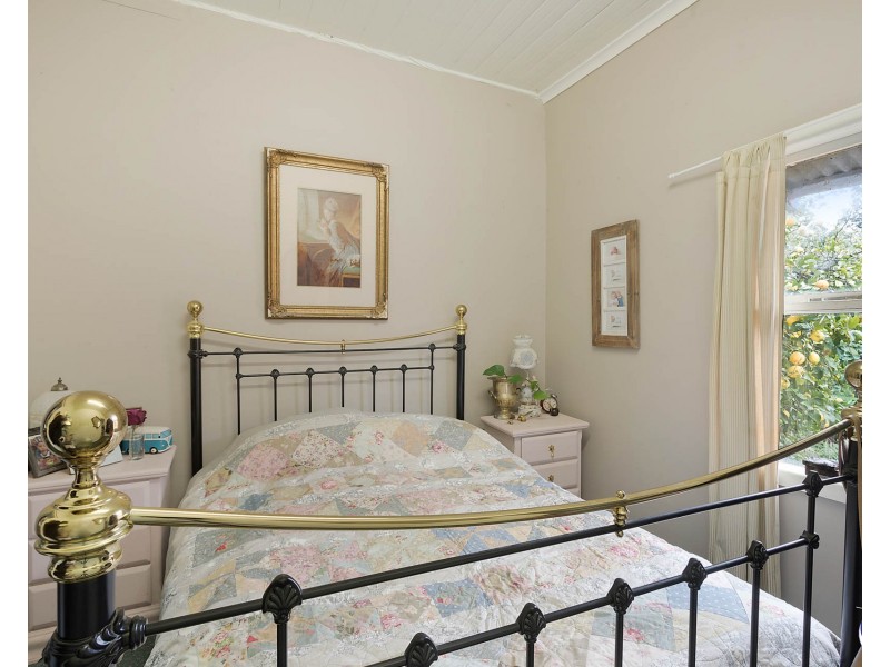 17 Bate Street, Central Tilba NSW 2546