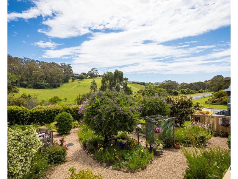 3 John Place, North Narooma NSW 2546