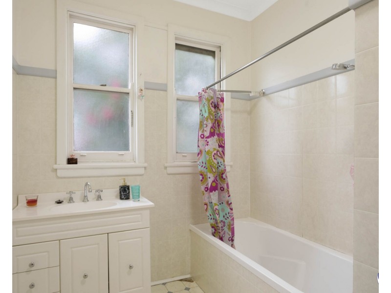 11 Riley Street, Narooma NSW 2546