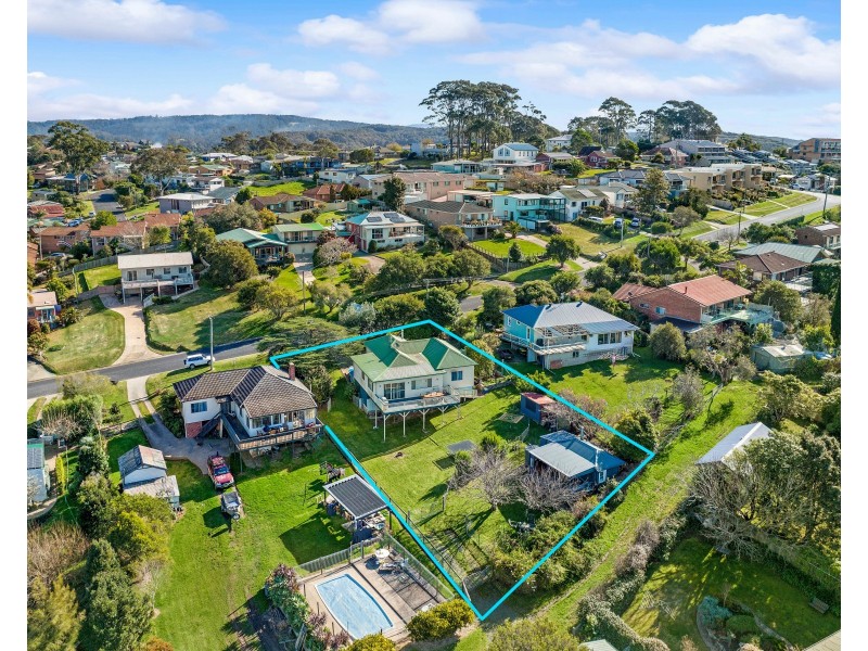 11 Riley Street, Narooma NSW 2546