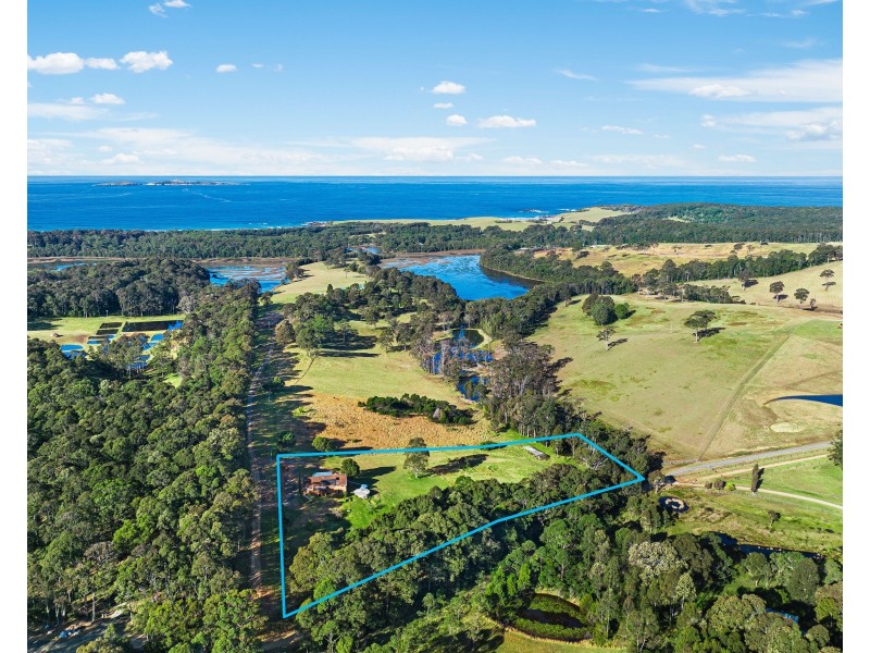 197 Old South Coast Road, Narooma NSW 2546