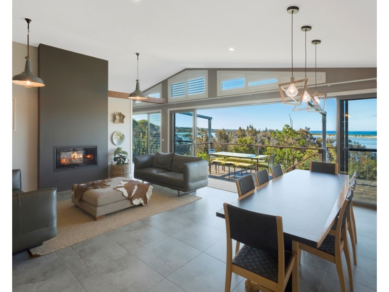 21 Lake View Drive, Wallaga Lake NSW 2546