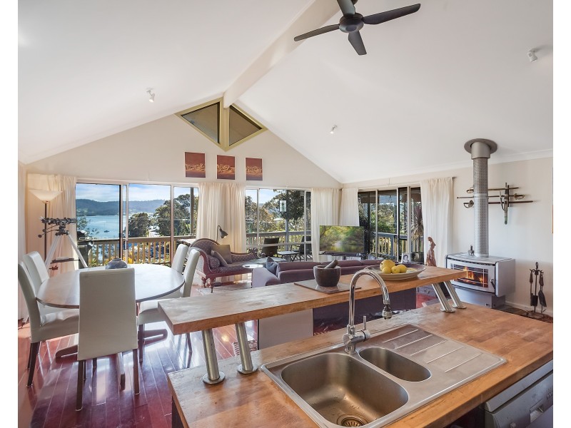 11 Taylor Street, Narooma NSW 2546