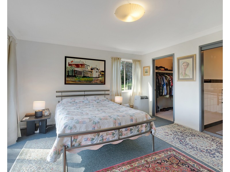11 Taylor Street, Narooma NSW 2546