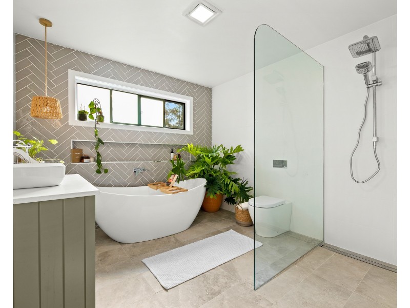 130 Rainforest Parkway, Narooma NSW 2546