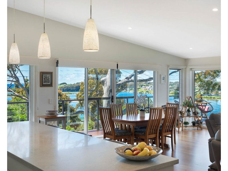 7 Hillcrest Avenue, North Narooma NSW 2546