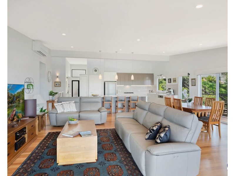 7 Hillcrest Avenue, North Narooma NSW 2546