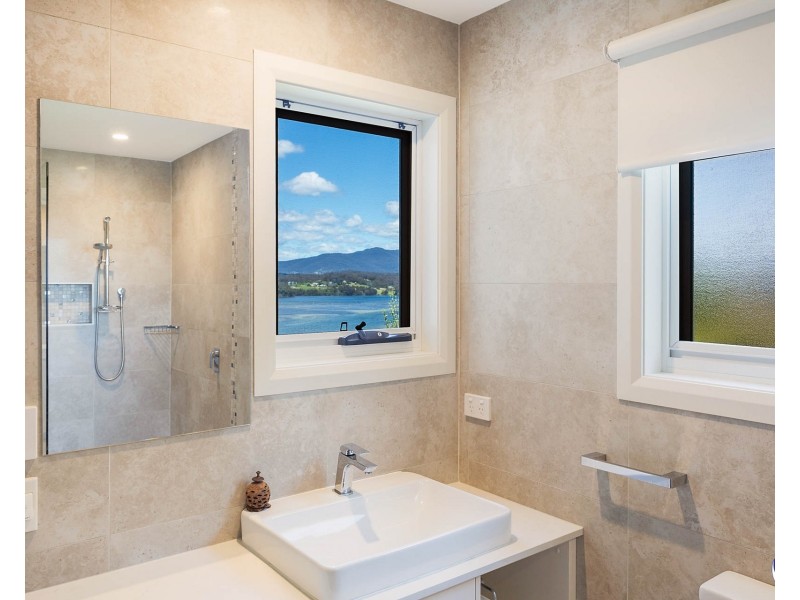 7 Hillcrest Avenue, North Narooma NSW 2546