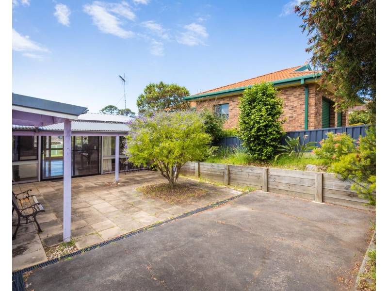 6 Tatiara Street, Dalmeny NSW 2546