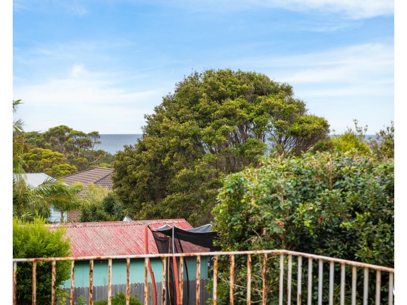 20 Hillside Crescent, Kianga NSW 2546