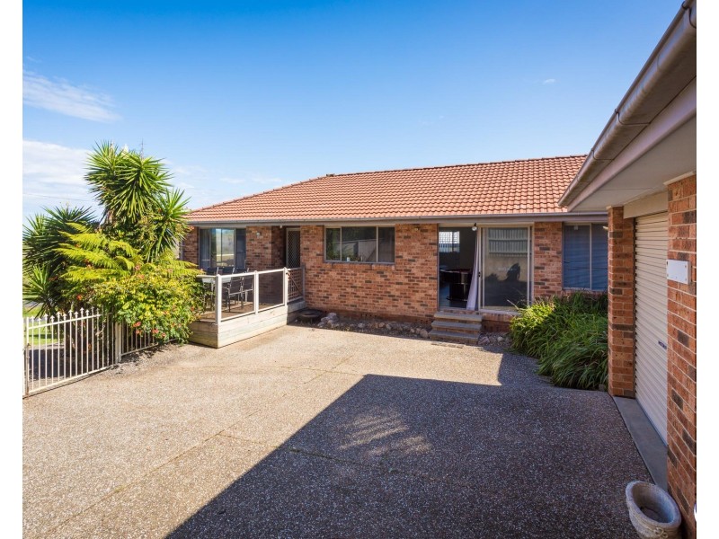 105 Dalmeny Drive, Kianga NSW 2546
