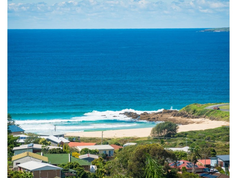 19 Dawn Parade, Kianga NSW 2546