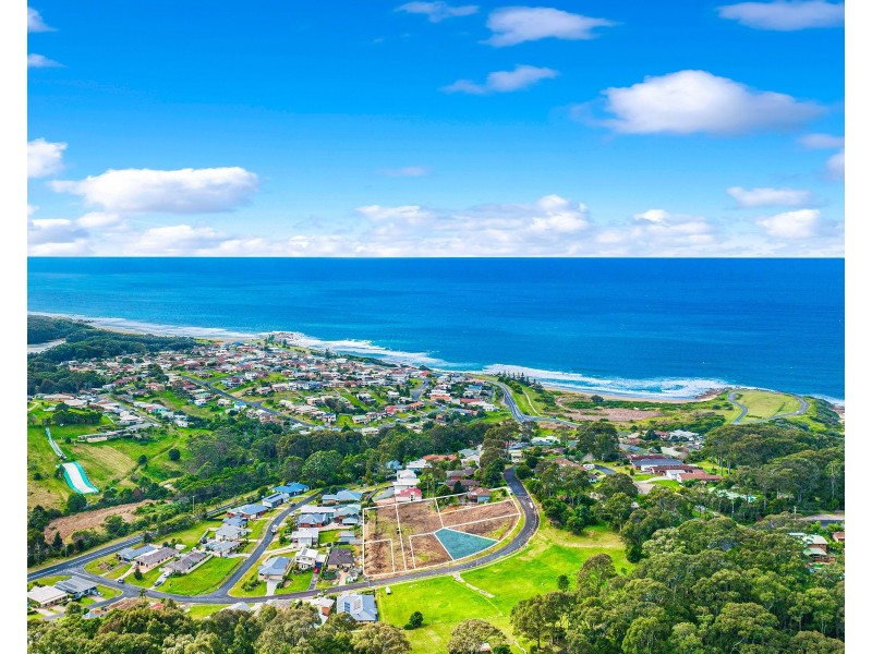 43 Warbler Crescent, North Narooma NSW 2546