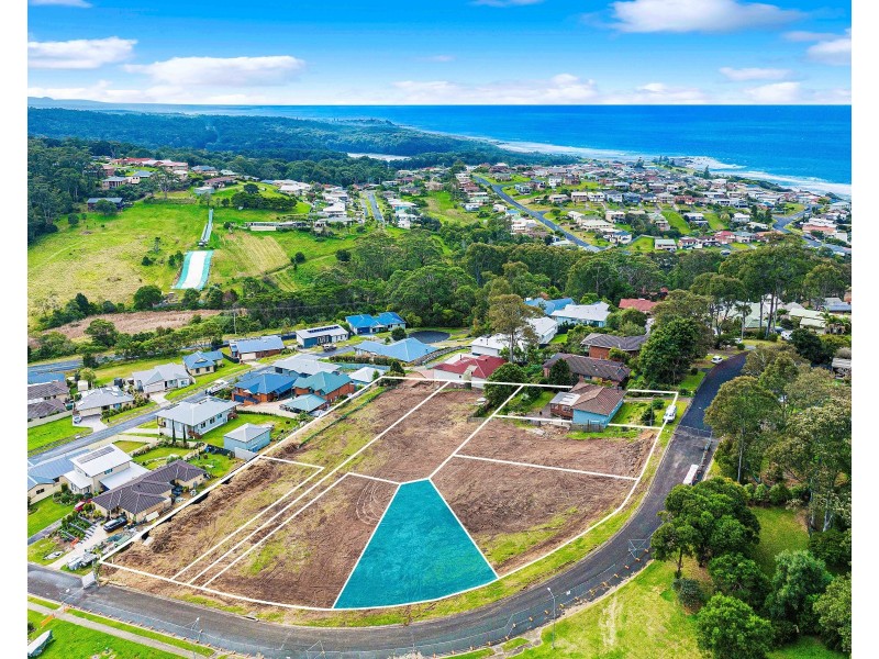 43 Warbler Crescent, North Narooma NSW 2546